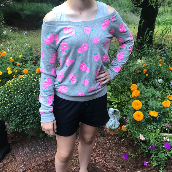 🛍$1 Add On Item!🛍 Wear it on or off shoulder - Picture 2 of 8